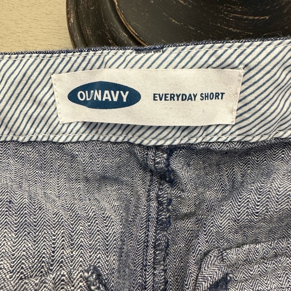 Old Navy shorts - Picture 3 of 4